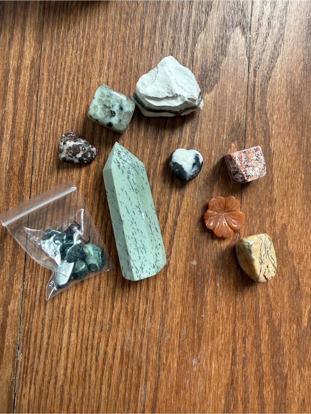 Big bundle of varieties of jasper crystals - kiwi, kambaba, leopard, zebra, etc.